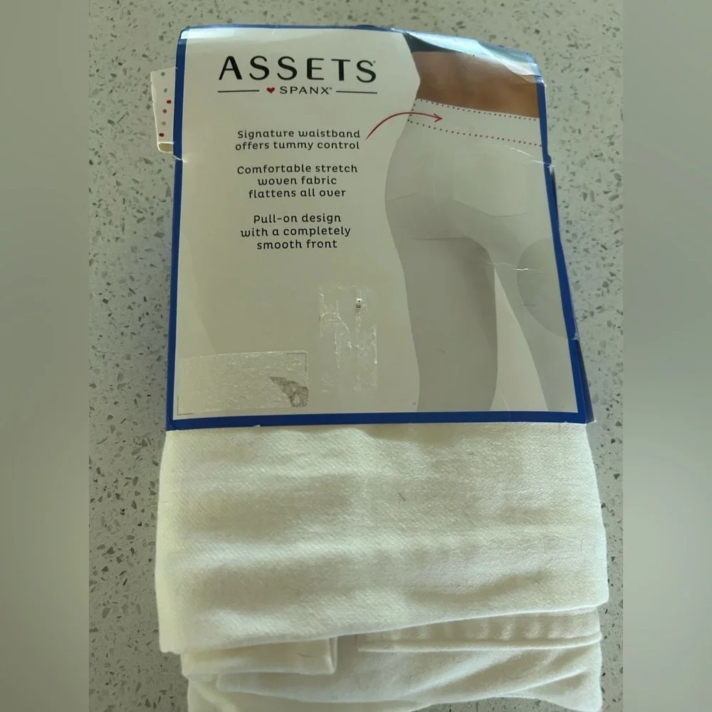 Assets by Spanx White Shaping Denim Leggings size L NWT - Picture 2 of 3